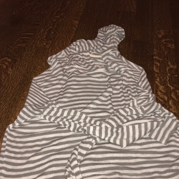 Sweaters - Picture 4 of 5